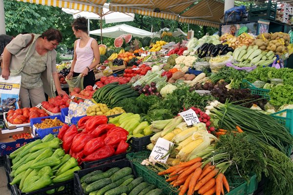 Българските зеленчуци изчезнаха, краставиците пак са по 5 лв. килото