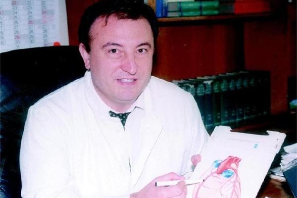 Д-р Борислав Ацев, кардиолог в университетската болница "Света Екатерина" в София
Той отговаря на въпроса на А. Г.