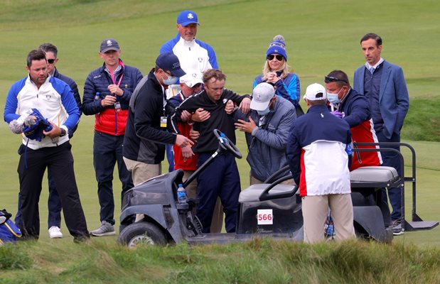 Британският актьор Том Фелтън, придобил попурлярност с участието си в поредицата за Хари Потър, припадна по време на голф мач в Уисконсин
Снимки: Ройтерс