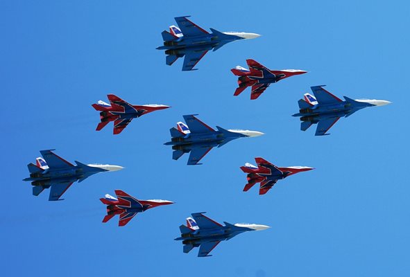 Руски изтребители МиГ-29 и Су-30СМ
