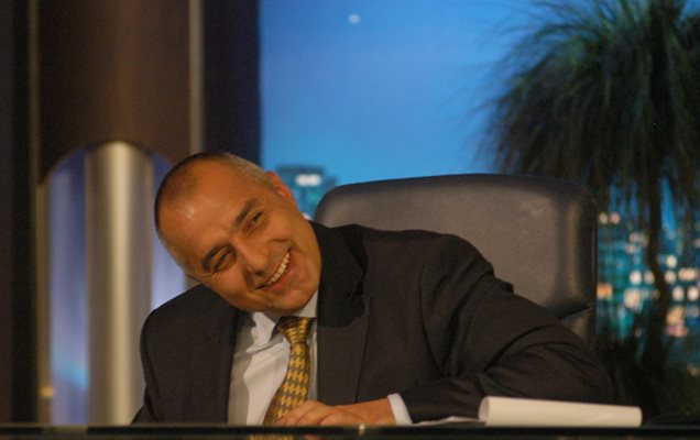 Бойко Борисов е на стола на Слави, защото води шоуто в рубриката “Лице назаем” - 8 август 2007 г.