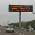 В много страни информацията за изчезнали или отвлечени деца се излъчва на табла по магистралите.