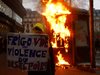 Франция гори, 800 000 маршируват в Париж срещу Макрон (Обзор)