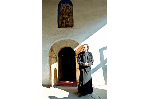 Дим Дуков като монах в Чекотинския манастир

СНИМКИ: АРХИВ