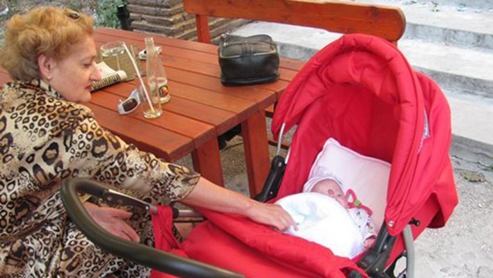 Красимира стана майка на 62 години и разбуни държавата