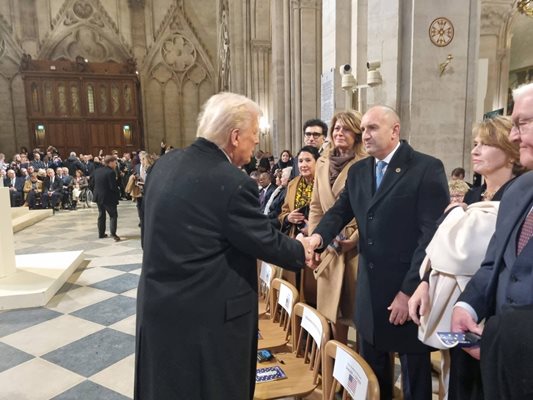 Президентът Румен Радев се ръкува с новоизбрания държавен глава на САЩ Доналд Тръмп. 

СНИМКИ: ФЕЙСБУК НА ПРЕЗИДЕНТА РАДЕВ