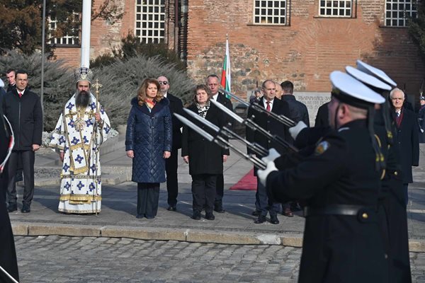 Осветиха бойните знамена на Богоявление Снимка: Георги Палейков