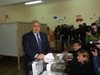 Премиерът Бойко Борисов гласува: Категорично съм готов за оставка