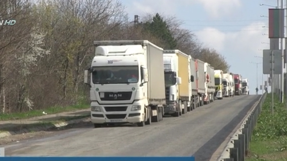 Интензивен трафик от тирове през граничните пунктове към Румъния