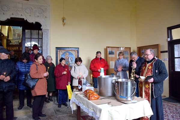 От курбана заделиха за Домашния социален патронахж и хосписа

Снимка: Община Елена