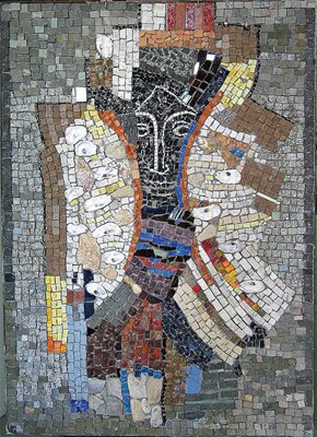 Рядка мозаечна икона "Богородица с младенеца" на Димитър Киров е част от уникалната изложба.