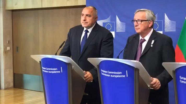 Борисов и Юнкер по време на пресконференцията след срещата им в Брюксел. Кадър: Фейсбук