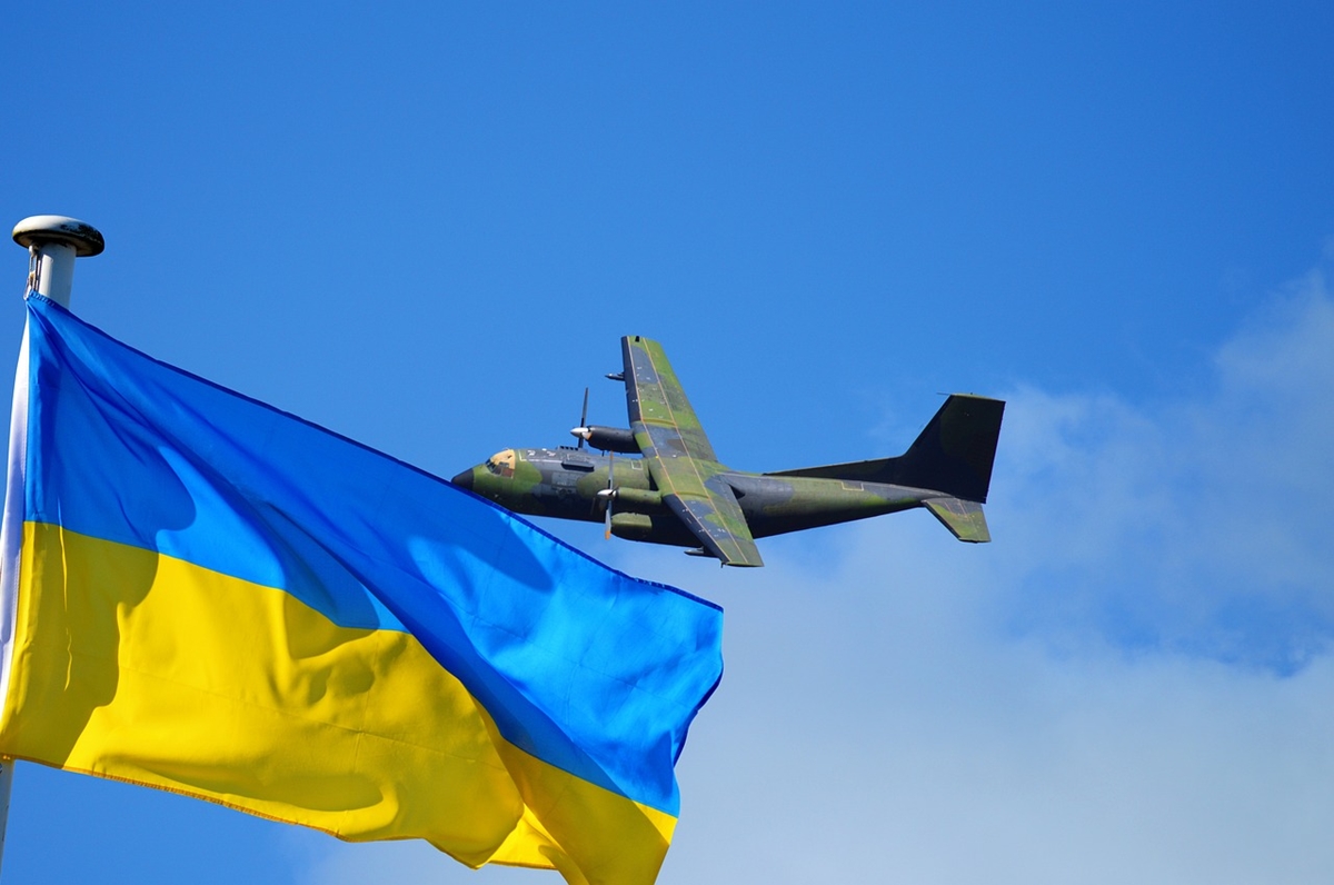 Украинската антикорупционна полиция разследва десетки случаи с военни доставки