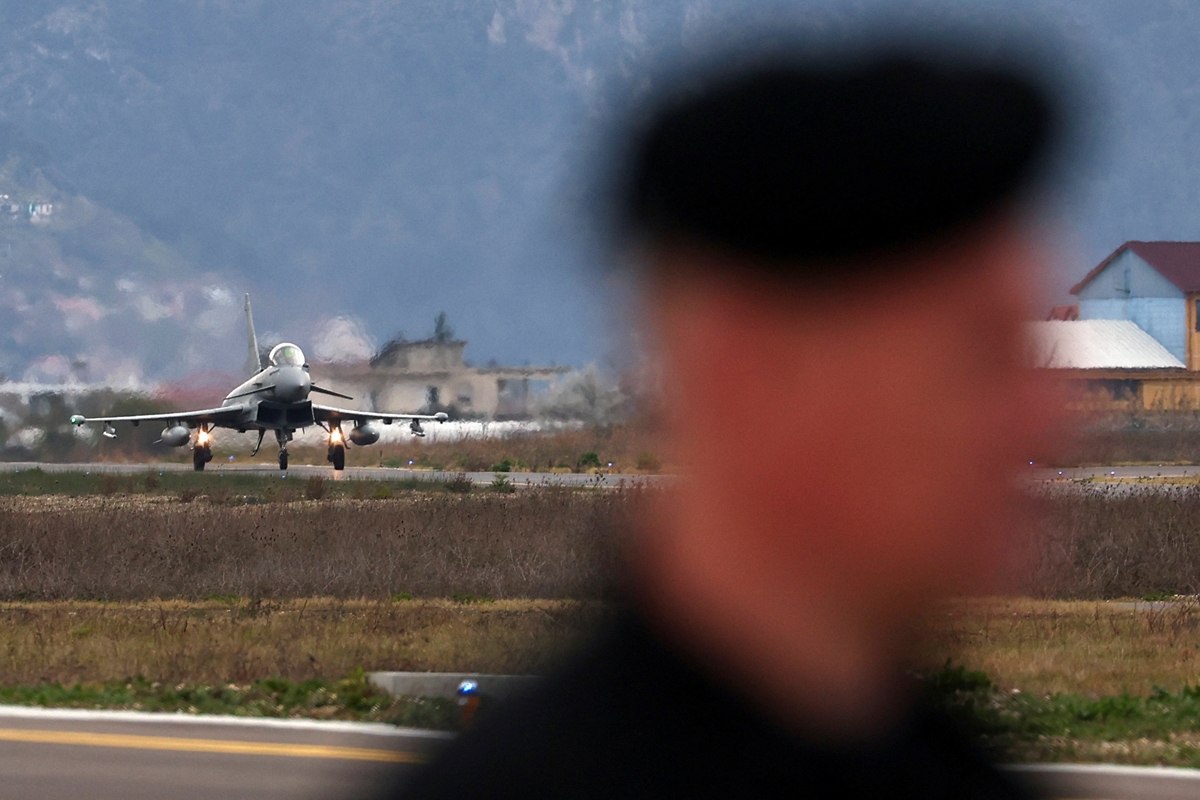 НАТО откри нова тактическа авиобаза в Албания за над 55 млн. евро