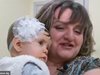 Жена роди здраво бебе след 7 спонтанни аборта (видео)