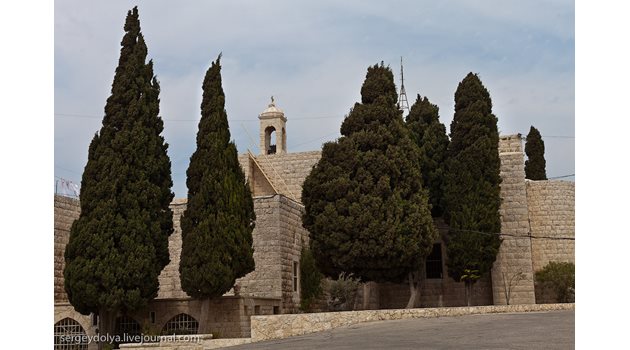 Манастирът, в който се е молил митрополит Илия Карам