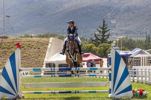 Бронзовата на Балканите Виктория Атанасова се състезава със себе си, вярва в коня си