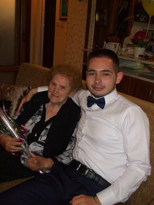 Елена Райчева със своя внук Лео.