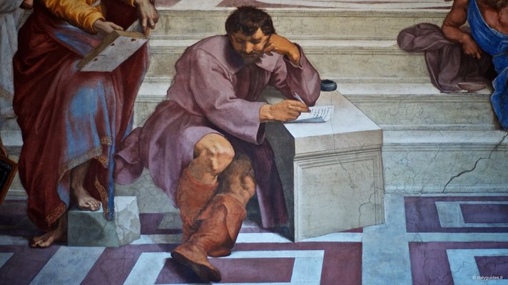 Микеланджело е част от фреската на Рафаело “Атинската школа”. Там той е изобразен с вдлъбнатини на коленете, които говорят за наличие на камъни в бъбреците.