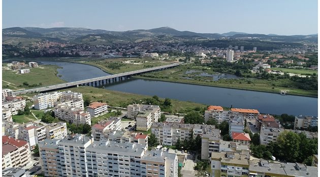 Кърджали освен в
 демографски подем е и
 областта с най-голяма
 продължителност
 на живота.

СНИМКА: “24 ЧАСА”