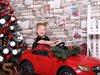 Дете под елхата: Али на година и половина е щастлива, че вече може сама да шофира
