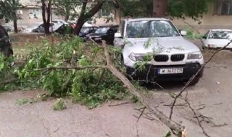 Силна буря с градушка удари Монтана (Видео)