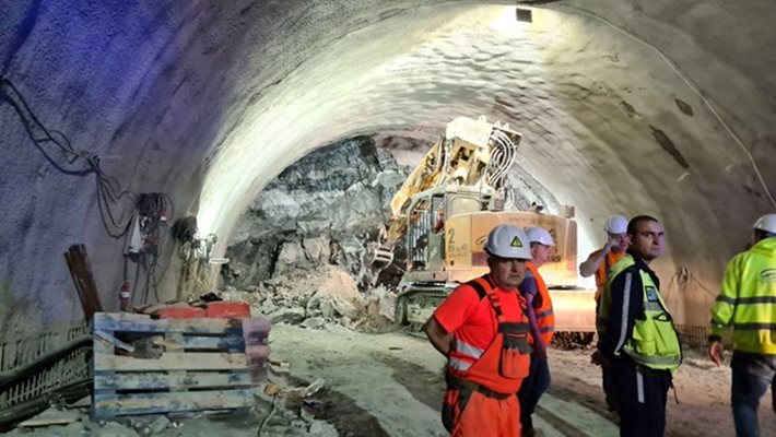 Работникът Спас от рухналия тунел "Железница": Затрупа ни изведнъж!