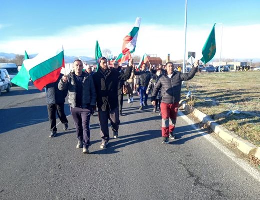 След протеста на лозарите на 25 февруари, днес на бунт се вдигат производителите на плодове и зеленчуци.