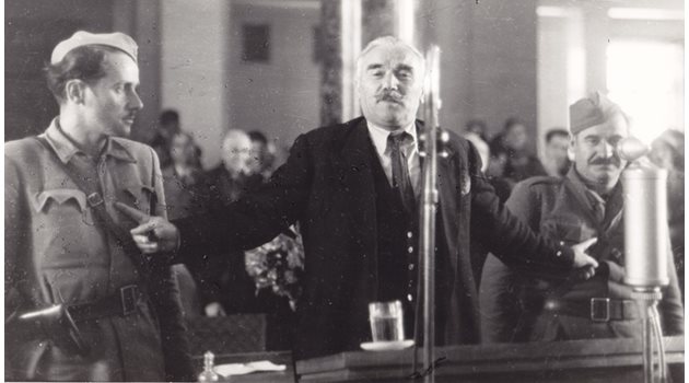 Добри Терпешев държи реч в Съдебната палата на 17.09.1944 г. СНИМКА: ФОТО-АРХИВ ТОДОР СЛАВЧЕВ