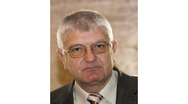 Петър Кънев 