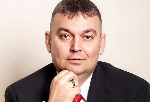 Емил Янков трябваше да влезе на мястото на Елена Гунчева в последния парламент.