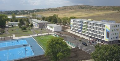 Разширяват с трети корпус IT гимназията в Бургас, става център за високи постижения