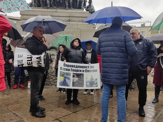 Протестиращи искат драконовски мерки срещу дрогирани и пияни шофьори
Снимка: Георги Кюрпанов - Генк