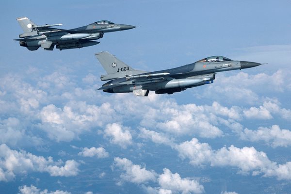 Първите F-16 ще дойдат през 2025 г.

СНИМКА: РОЙТЕРС