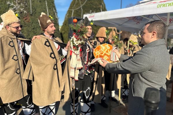 Снимки: Пресцентър на община Русе.