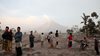 Вижте ужасяващите щети от изригването на вулкана Семеру в Индонезия. Няколко села са погребани под пепел (Видео, снимки)
