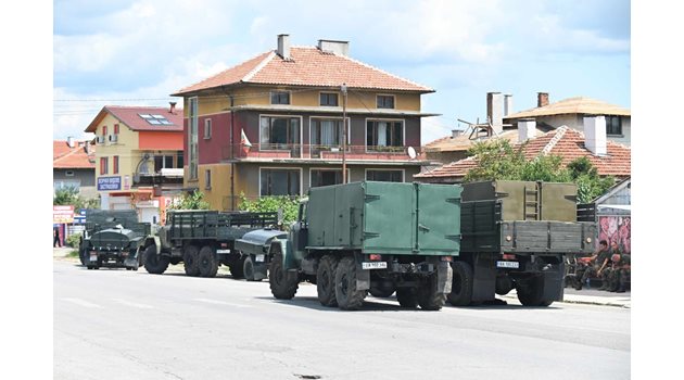 Техниката на военните край Елин Пелин