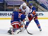 Александър Георгиев занули "Айлендърс" в дербито на Ню Йорк в НХЛ