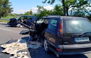 Вижте кървавото меле край Пловдив, където загина мъж и три жени са тежко ранени (снимки)