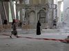 Свещеници отслужиха молебен пред разрушената катедрала в Одеса