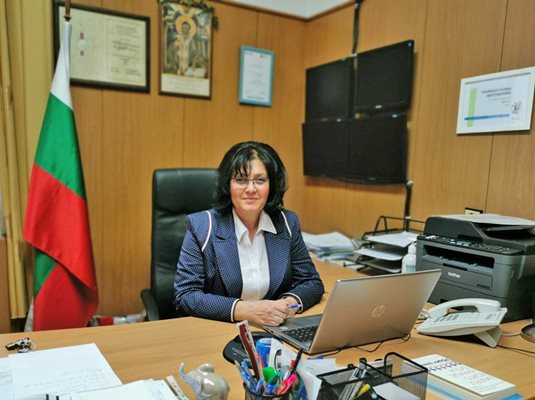 Д-р Ирена Душкова