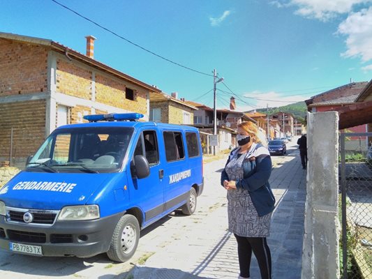 В ромската махала има засилено присъствие на полиция и жандармерия