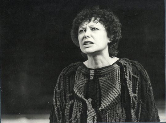 Цветана Манева като Медея на Античния театър през 1981 г.