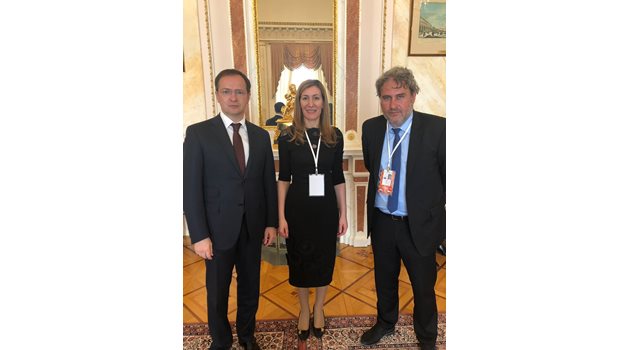 Министрите Боил Банов (вдясно) и Николина Ангелкова се срещнаха с руския си колега Владимир Мединский.