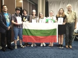Български ученици спечелиха златен, сребърен и три бронзови медала на Младежката балканска олимпиада по математика.
Снимка: Министерството на образованието и науката