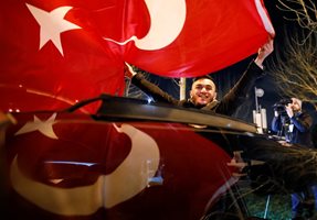 Местният вот - жълт картон за управляващата партия в Турция