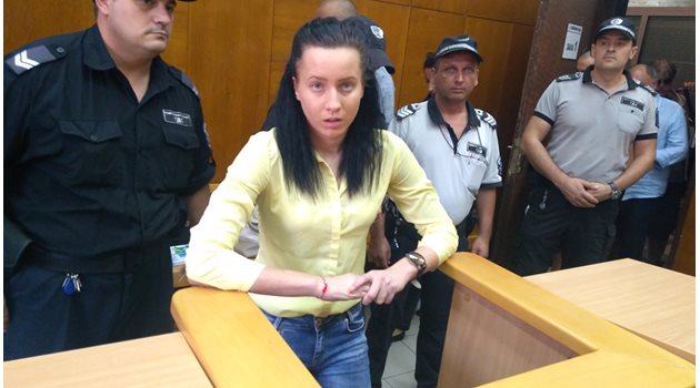 Габриела Медарова в съда СНИМКИ: АВТОРЪТ