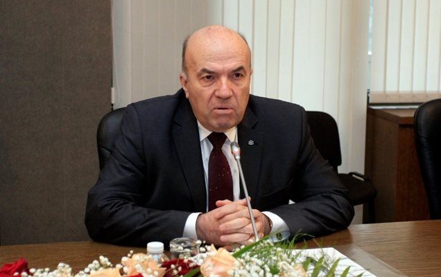 Николай Милков: От РСМ очакваме реална защита на българите там