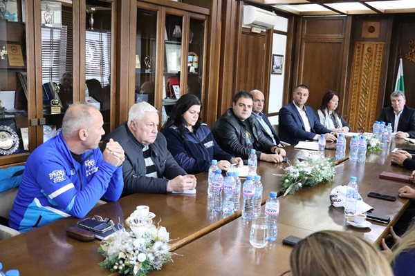Кметът на Община Банско Иван Кадев и неговият екип проведоха работна среща, във връзка с подготовката и старта на зимния туристически сезон.