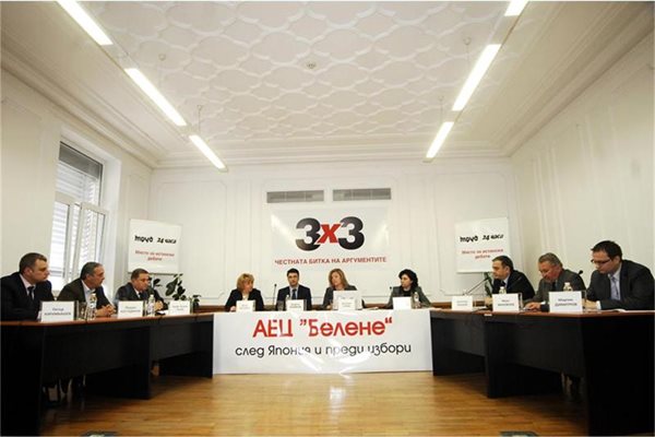 Експерти и политици участваха в дебата на "24 часа" и "Труд" за АЕЦ "Белене".На малката снимка- площадката на бъдещата централа. 
СНИМКИ: ЙОРДАН СИМЕОНОВ
